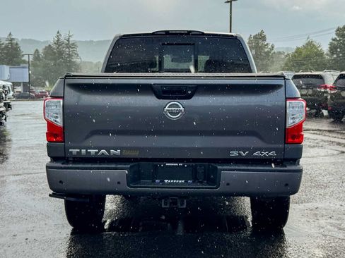 Used 2021 Nissan Titan SV w/ SV Convenience Package AWD/4WD image 4