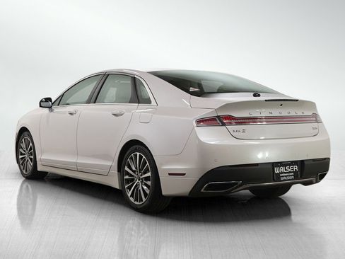 Used 2018 Lincoln MKZ Premiere image 3