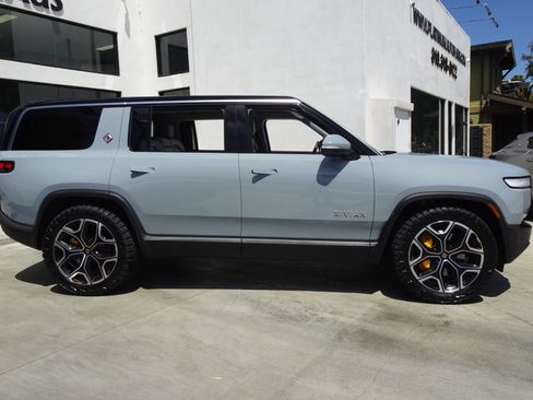Used 2024 Rivian R1S Adventure AWD/4WD image 7