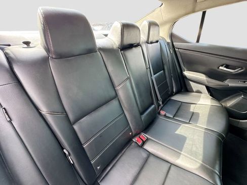 Used 2021 Nissan Sentra SR w/ SR Premium Package image 27