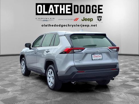 Used 2025 Toyota RAV4 LE AWD/4WD image 5