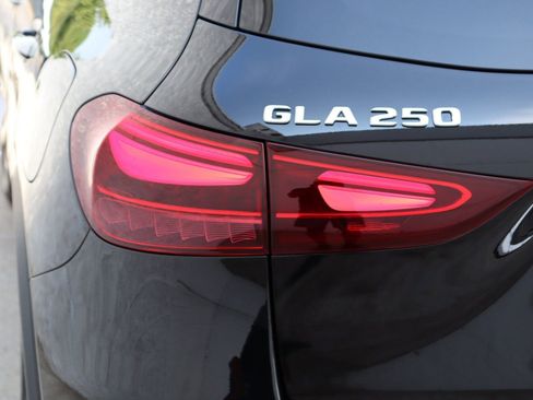 New 2025 Mercedes-Benz GLA 250 image 11