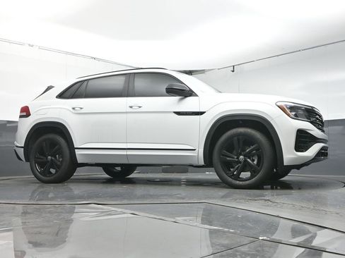 New 2026 Volkswagen Atlas Cross Sport SEL R-Line image 32