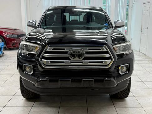 Used 2018 Toyota Tacoma Limited AWD/4WD image 2