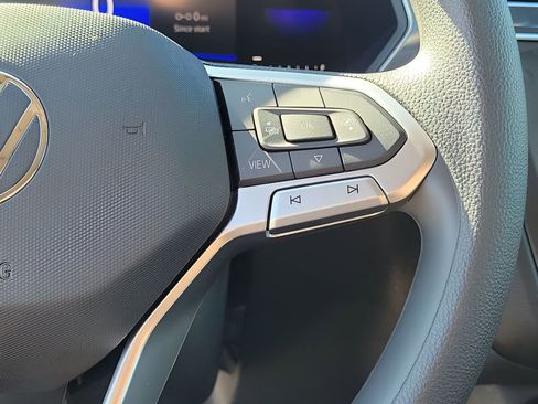 Used 2023 Volkswagen Tiguan S image 28