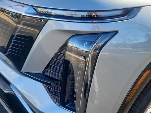 Certified 2026 Cadillac Vistiq Sport image 7