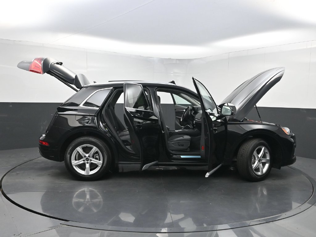 Used 2023 Audi Q5 2.0T Premium w/ Convenience Package AWD/4WD image 37