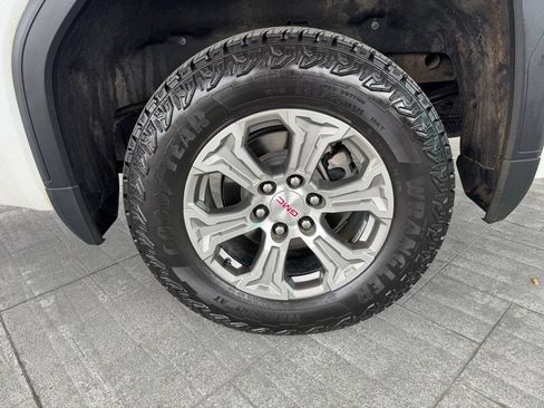 Used 2024 GMC Sierra 1500 SLT RWD image 4
