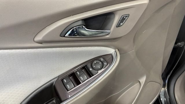 Used 2018 Chevrolet Malibu LT w/ Driver Confidence Package FWD image 15