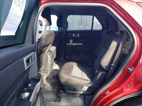 Used 2023 Ford Explorer XLT w/ Class IV Trailer Tow Package image 7