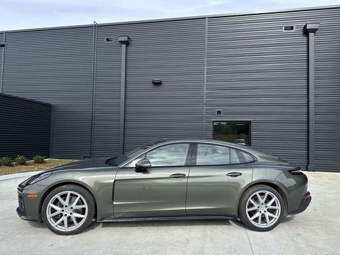 New 2026 Porsche Panamera image 2