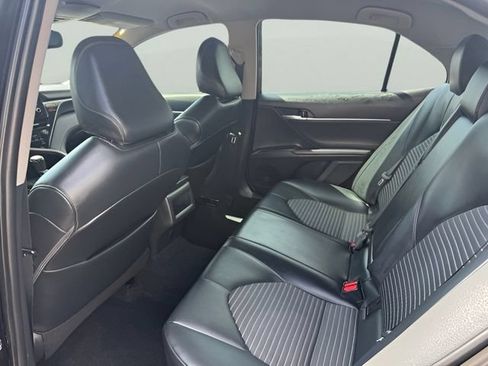 Used 2021 Toyota Camry SE w/ Convenience Package FWD image 10