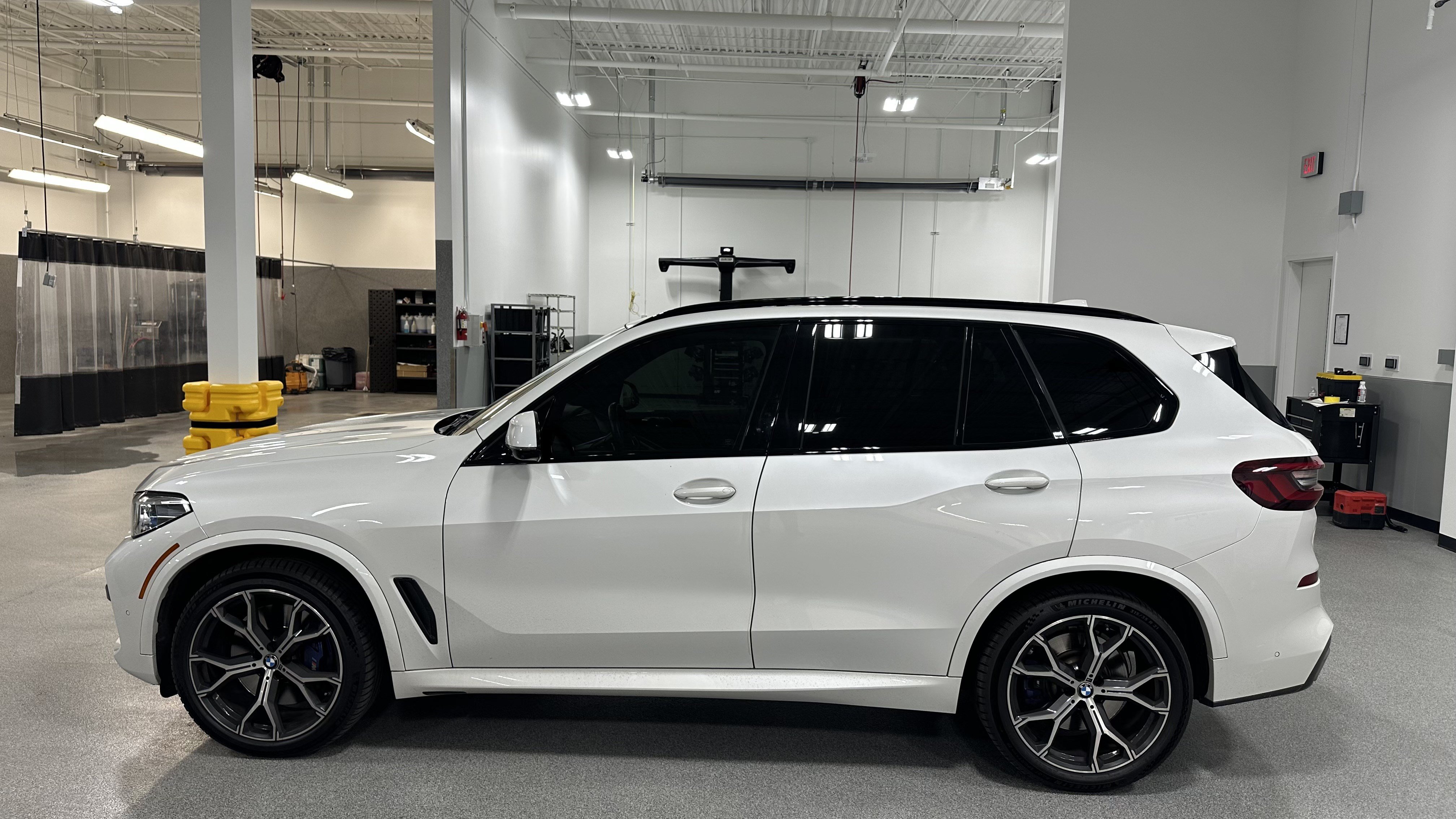 Used 2020 BMW X5 xDrive40i w/ M Sport Package AWD/4WD image 7