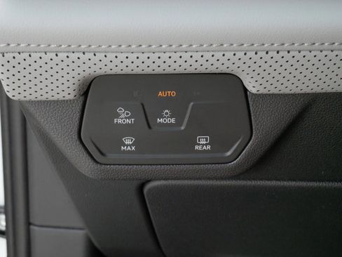 Certified 2026 Volkswagen Atlas Peak Edition AWD/4WD image 27