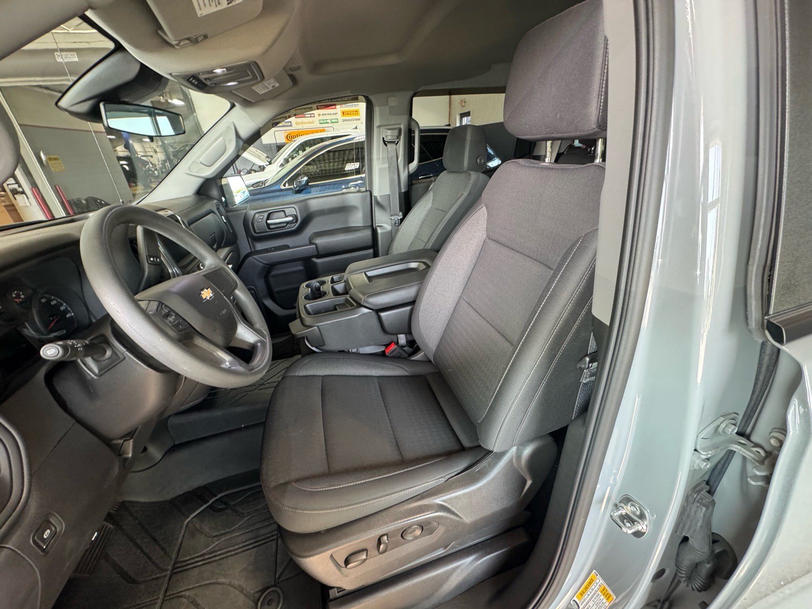 Used 2025 Chevrolet Silverado 1500 Custom w/ Turbomax Blackout Package AWD/4WD image 19