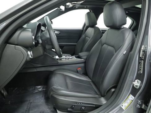 Used 2022 Alfa Romeo Giulia Ti image 31