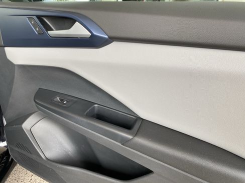 Certified 2023 Volkswagen Taos SE FWD image 41