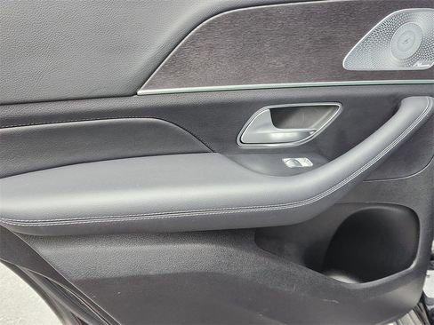 Used 2020 Mercedes-Benz GLE 350 4MATIC image 11