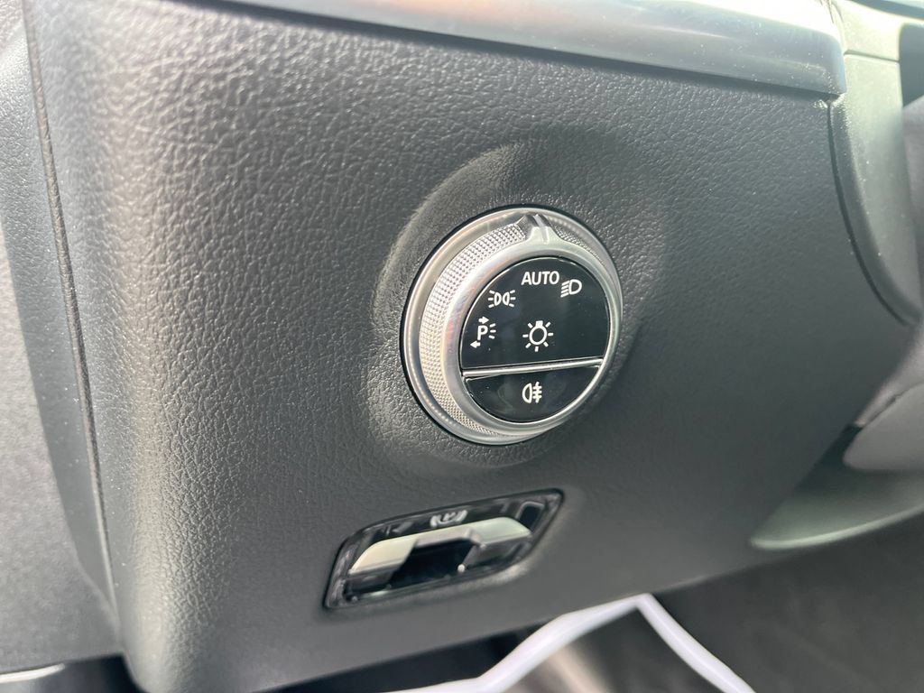 Certified 2025 Mercedes-Benz C 300 4MATIC Sedan image 22
