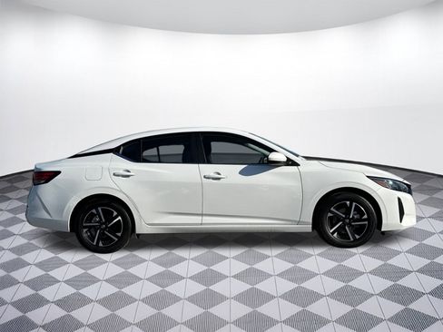 Used 2024 Nissan Sentra SV image 7