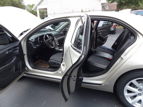 Used 2015 Chevrolet Malibu LT FWD image 11