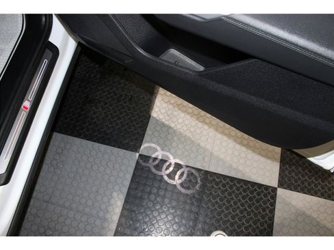 Used 2024 Audi Q3 2.0T Premium image 24