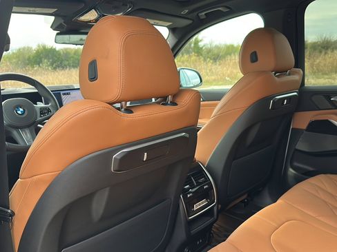 Certified 2025 BMW X5 xDrive40i w/ M Sport Package image 17