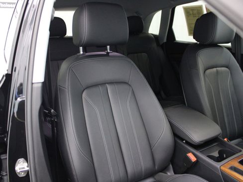 Used 2023 Audi Q5 2.0T Premium w/ Convenience Package image 31