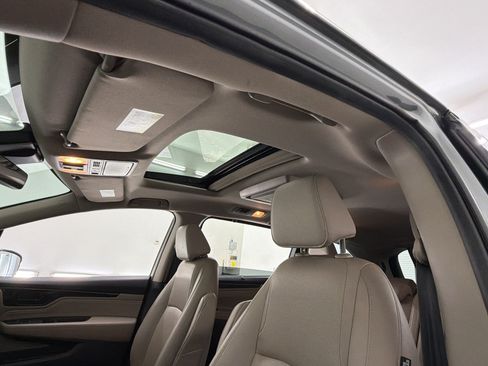 Used 2018 Honda Odyssey Elite image 25