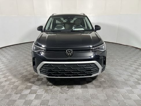 Used 2025 Volkswagen Taos SE FWD image 3