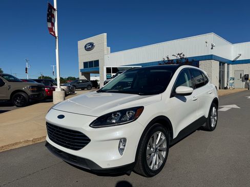 Used 2021 Ford Escape Titanium w/ Titanium Elite Package AWD/4WD image 4