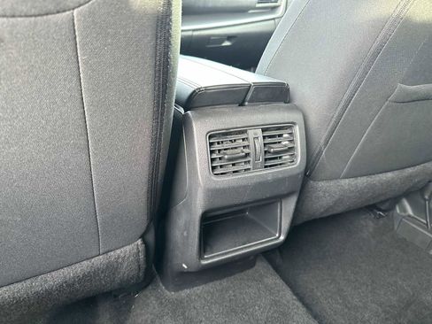 Used 2023 Nissan Rogue S image 20