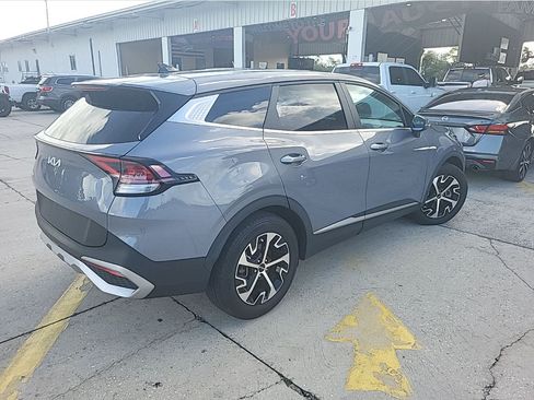 Used 2024 Kia Sportage EX FWD image 5