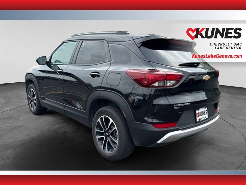 Used 2025 Chevrolet TrailBlazer LT AWD/4WD image 9