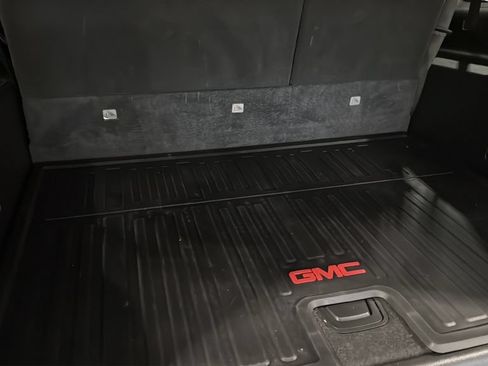Used 2019 GMC Yukon XL Denali AWD/4WD image 8