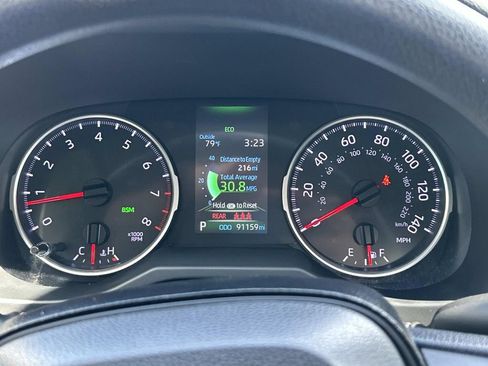 Used 2021 Toyota RAV4 LE FWD image 27