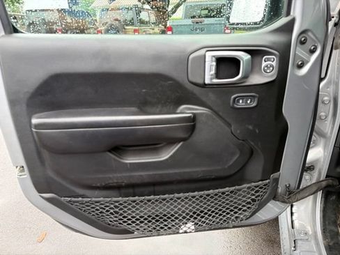 Used 2021 Jeep Gladiator Sport AWD/4WD image 14