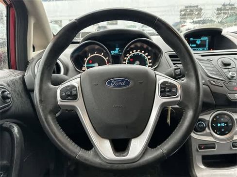 Used 2015 Ford Fiesta SE image 7