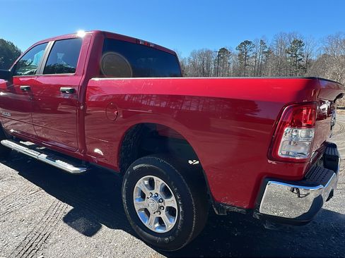 Used 2024 RAM 2500 Big Horn w/ Bed Utility Group image 10