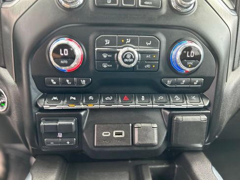 Used 2021 GMC Sierra 1500 Denali w/ Denali Ultimate Package AWD/4WD image 22