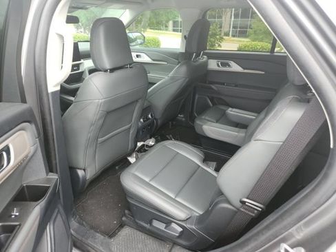 Used 2025 Ford Explorer Active w/ Active Comfort Package AWD/4WD image 6