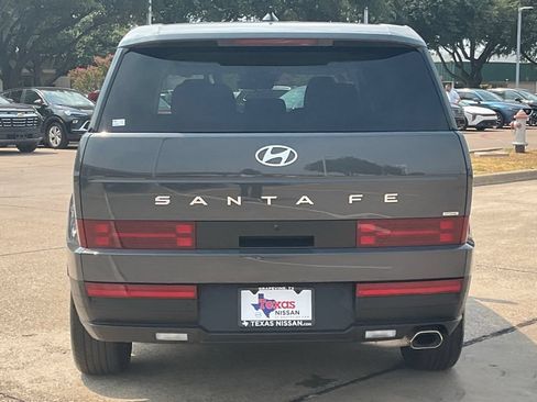 Used 2025 Hyundai Santa Fe SE AWD/4WD image 5