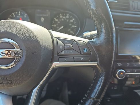 Used 2020 Nissan Rogue SV w/ Premium Package image 22