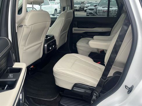 Used 2021 Ford Expedition Platinum image 6