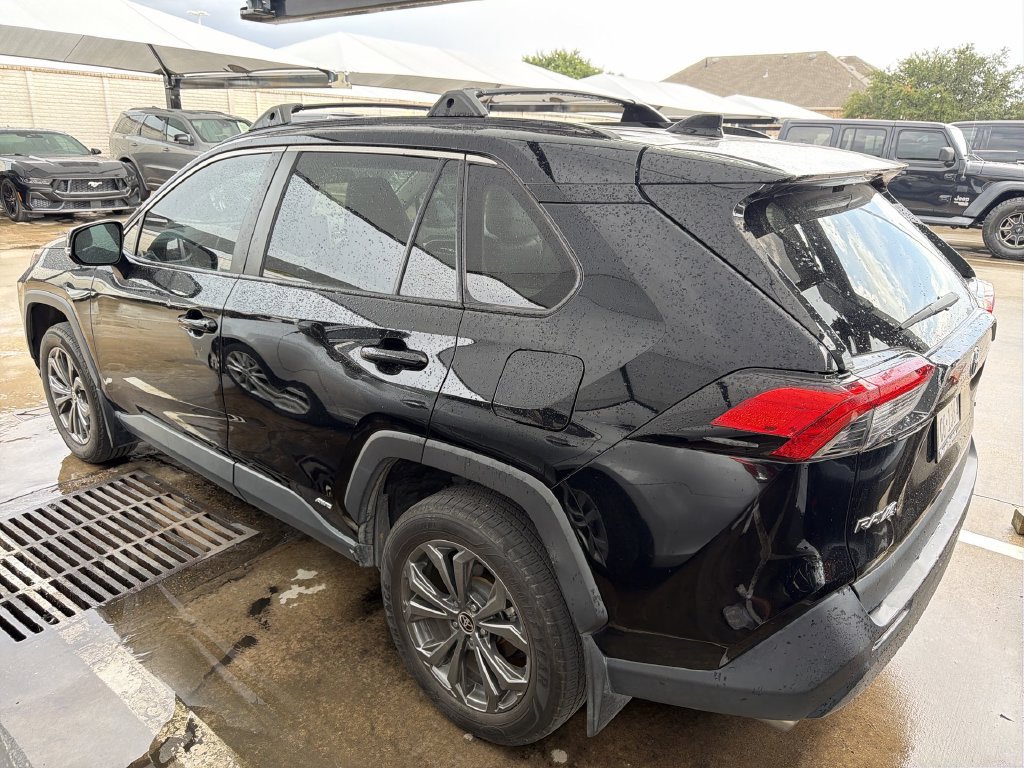 Used 2024 Toyota RAV4 XLE Premium AWD/4WD image 4