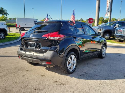Used 2020 Nissan Kicks S image 5