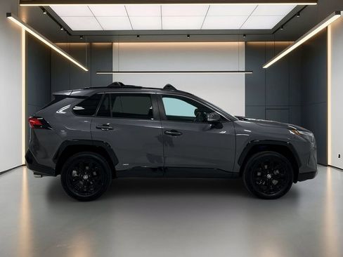 Used 2023 Toyota RAV4 SE w/ SE Grade Weather Package AWD/4WD image 7