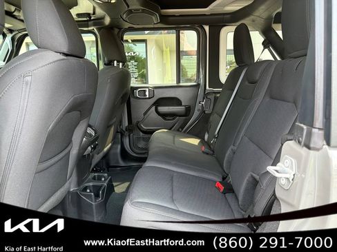 Used 2022 Jeep Wrangler Unlimited Sport AWD/4WD image 17