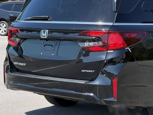 Used 2025 Honda Odyssey Sport-L image 6