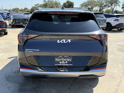 New 2026 Kia Sportage SX image 5